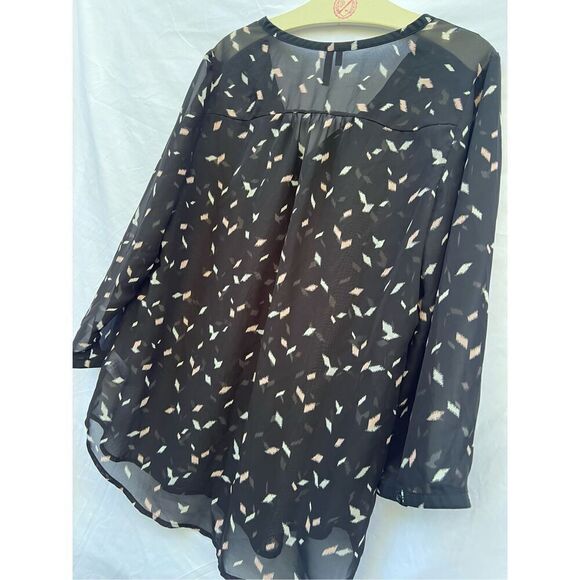 Maurices Black Light Weight 3/4 Length Sleeve Top Woman’s Size Medium - Picture 6 of 7